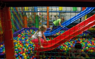 Zabawa w Słoneczku grupa Pszczółki i Wróbelki.