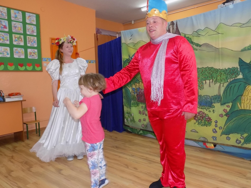 Teatrzyk pt. „Calineczka”.