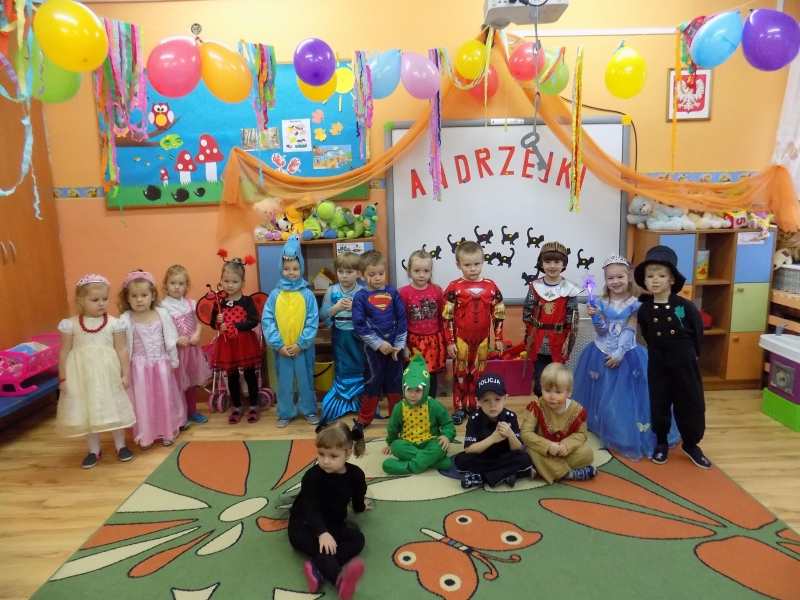 Andrzejki grup Pszczółki, Wróbelki, Motylki, Biedroneczki.